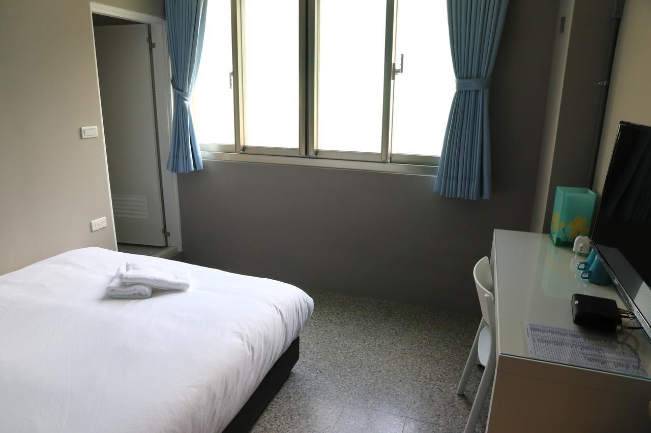 Zhu Feng Hotel Zhunan Экстерьер фото